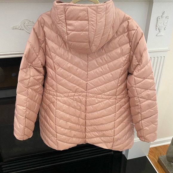 Gallery hooded packable puffer jacket - Picture 4 of 9